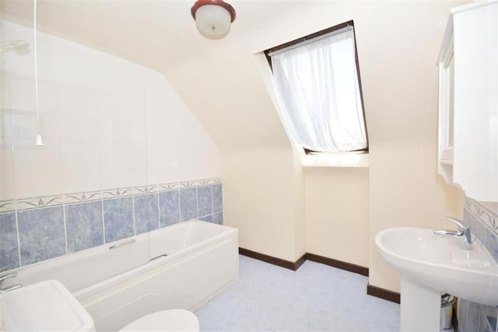 Direct Beach Access! Top Floor Apartment Perranporth Exterior photo