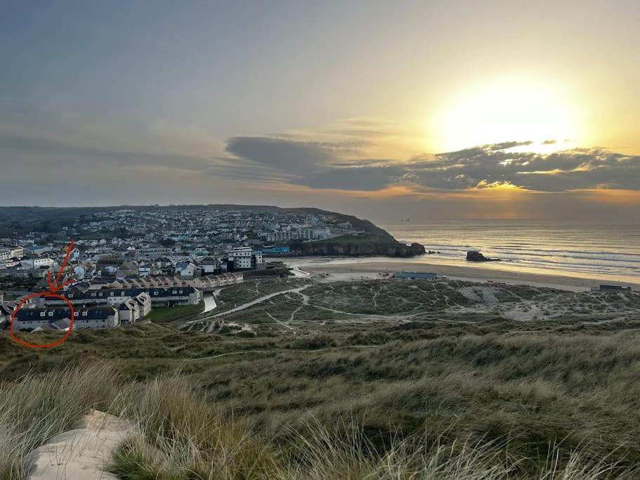 Direct Beach Access! Top Floor Apartment Perranporth Exterior photo