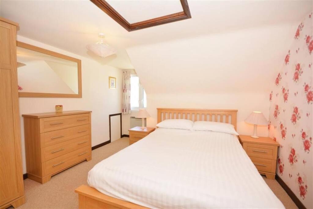 Direct Beach Access! Top Floor Apartment Perranporth Exterior photo