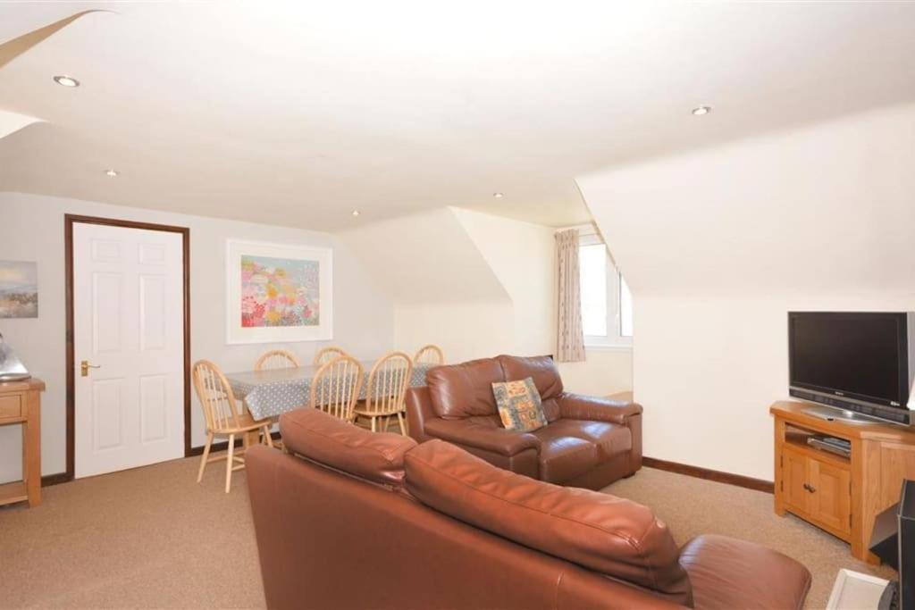 Direct Beach Access! Top Floor Apartment Perranporth Exterior photo