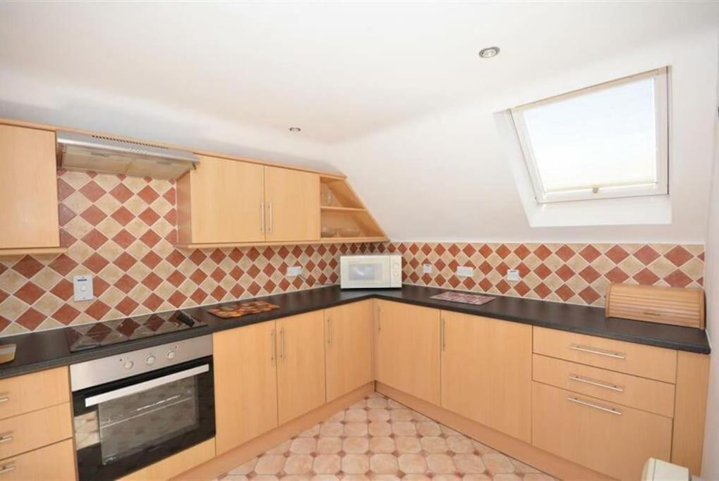 Direct Beach Access! Top Floor Apartment Perranporth Exterior photo