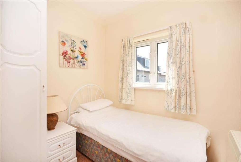 Direct Beach Access! Top Floor Apartment Perranporth Exterior photo